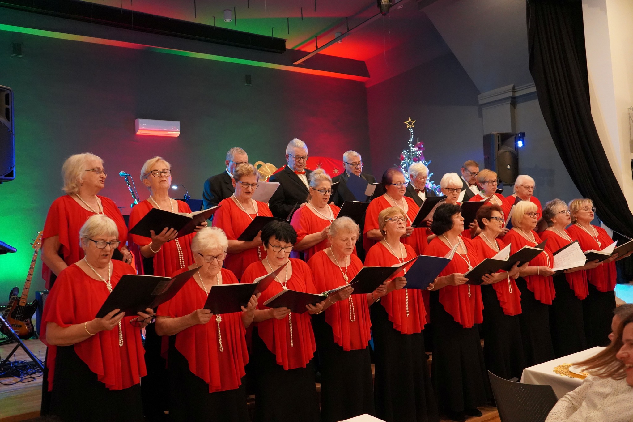 600279972_878763727845513_1630836566057230467_n