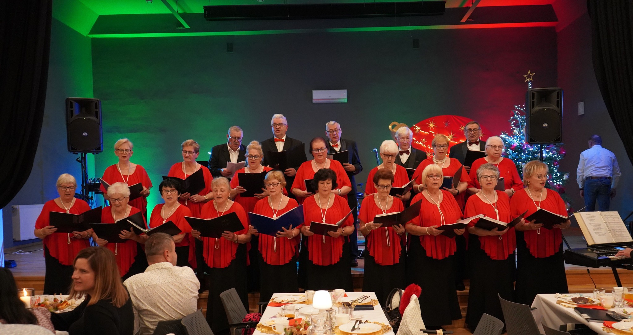 600282072_878763314512221_5121605850054662686_n