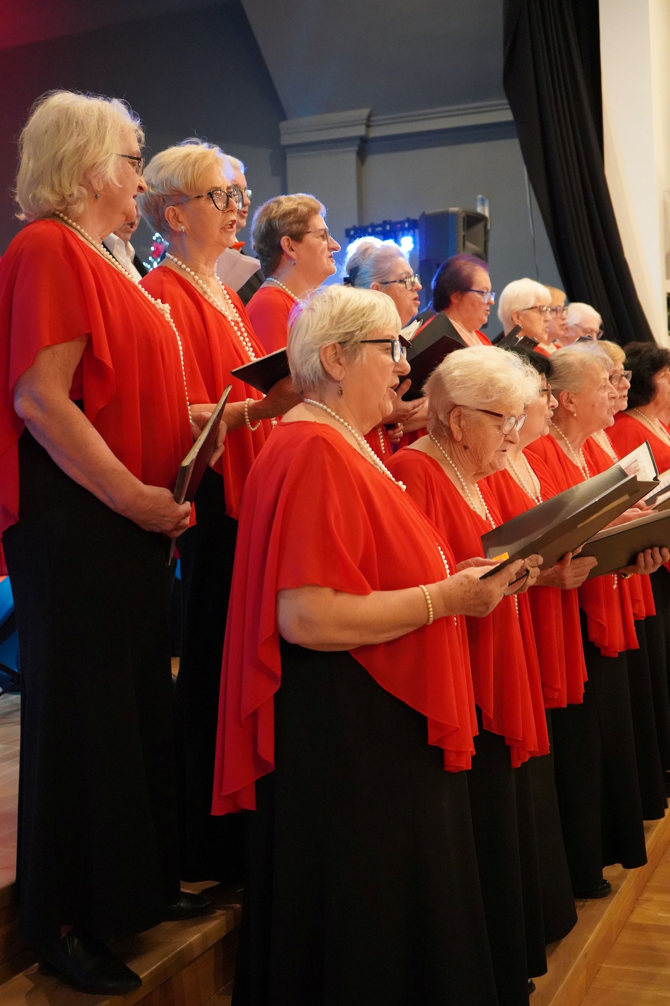 600300695_878763627845523_8472305800823972462_n